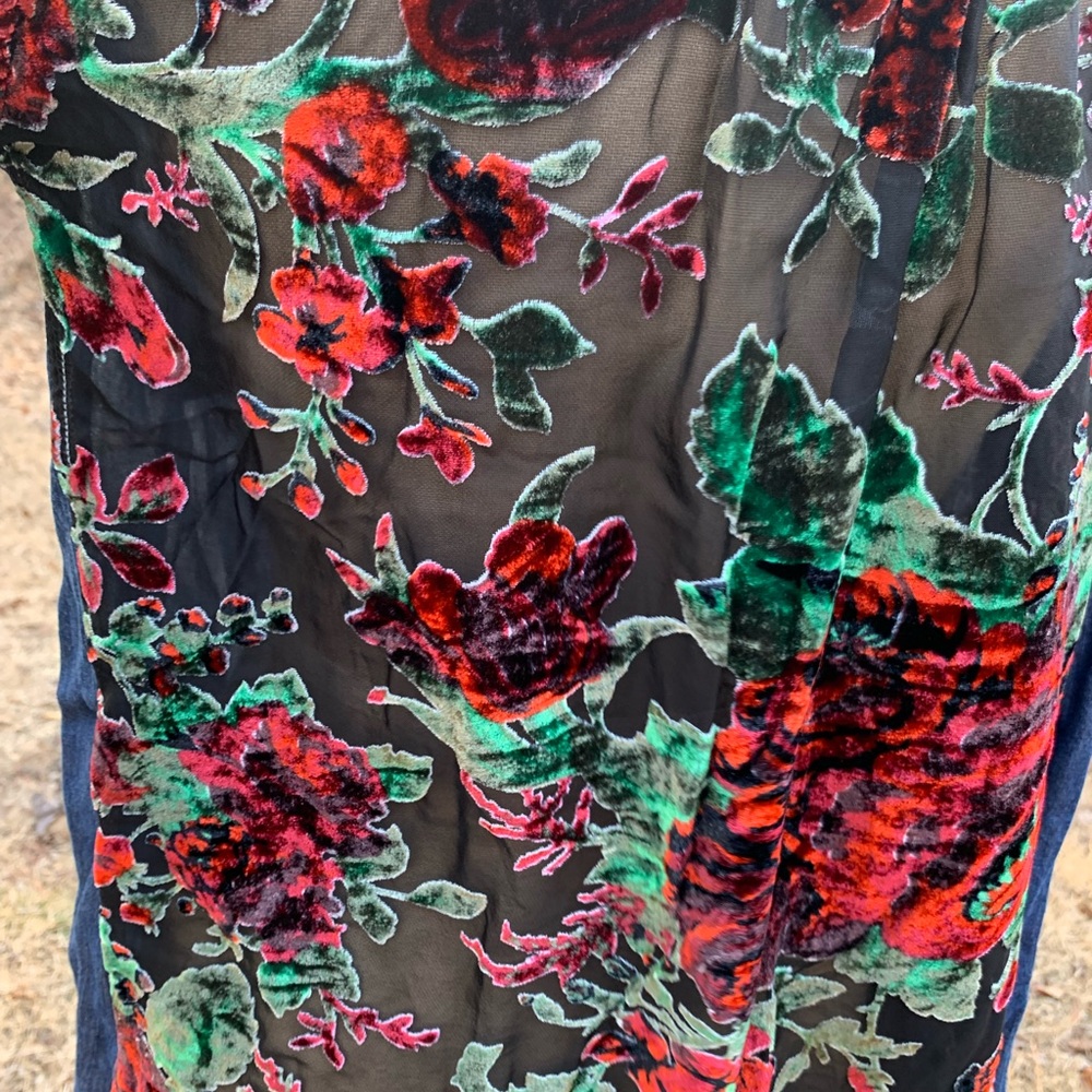 Floral Roses Burnout Velvet Denim Button-Up Shirt - Picture 13 of 14